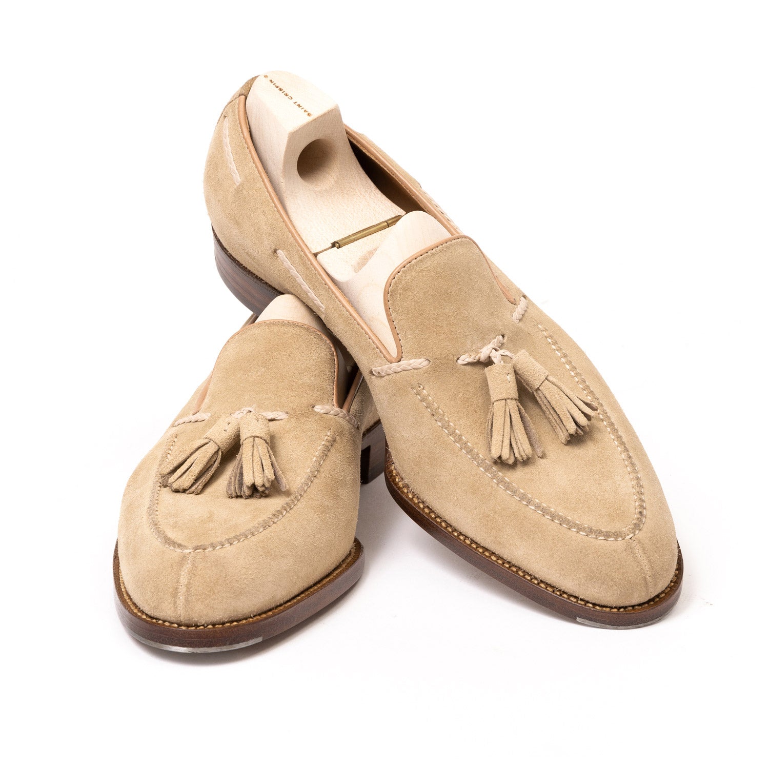 Loafer "Split Toe Tassel" aus sandfarbenem Rauhleder - reine Handarbeit